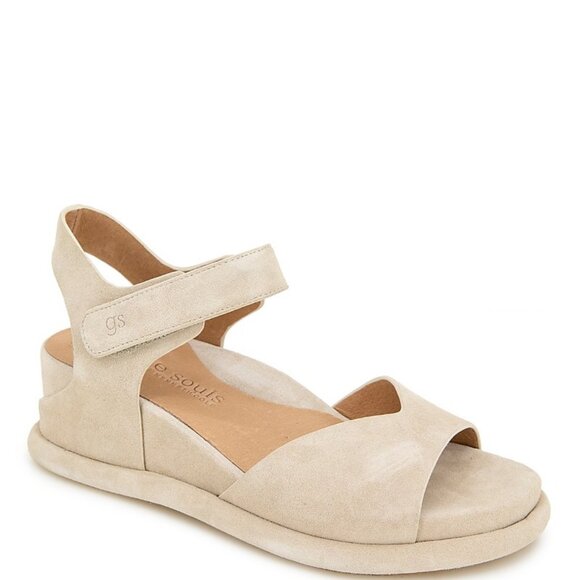 Gentle Souls by Kenneth Cole Women's Jalleen Sandals - Picture 8 of 8